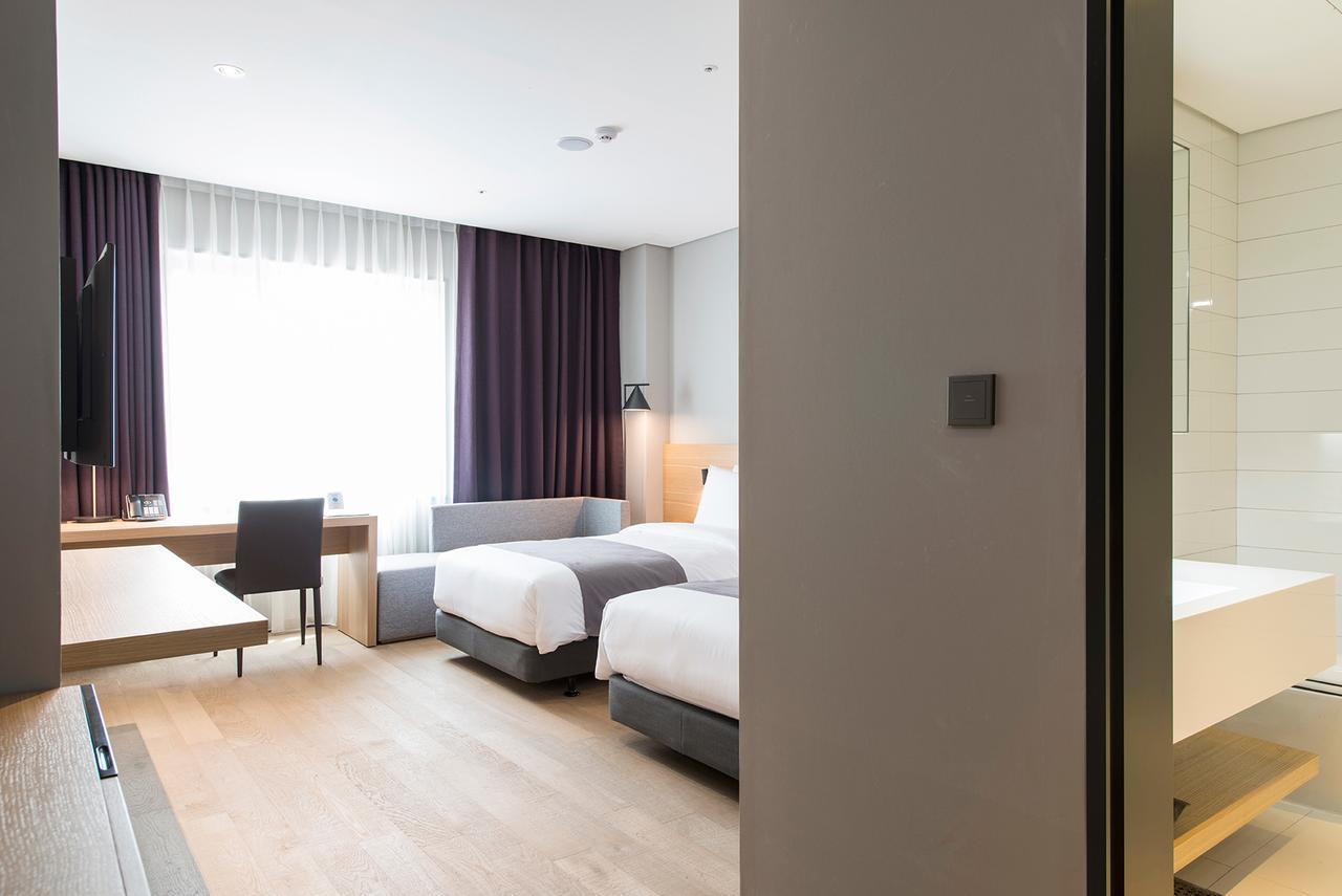 Alex 72 Hotel Suwon Exterior foto
