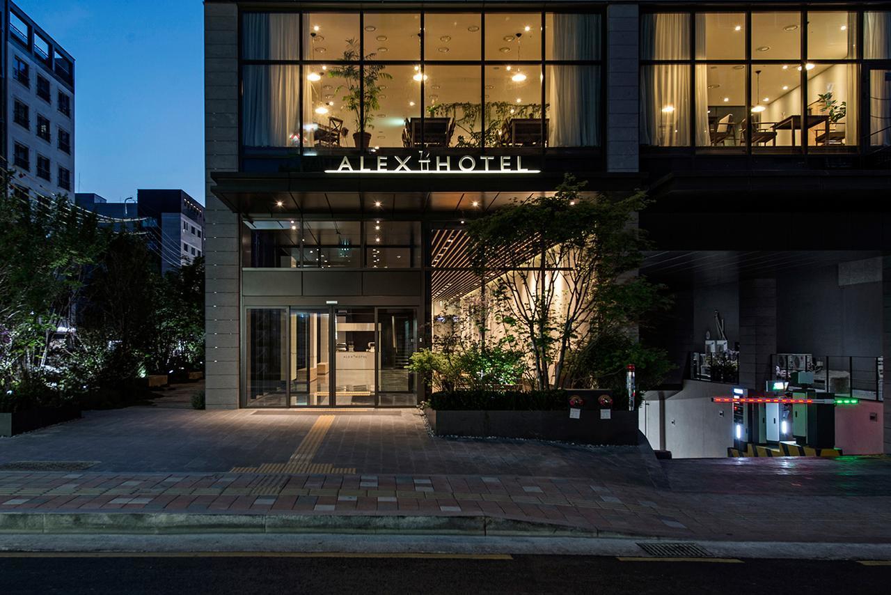 Alex 72 Hotel Suwon Exterior foto